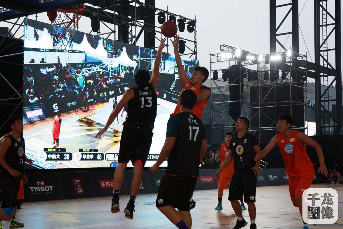 方向稳步迈 方向稳步迈