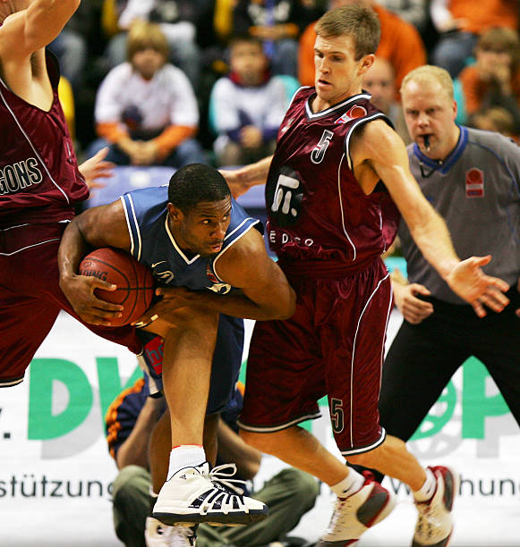 首先是中场 首先是中场