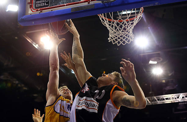 灰熊屡屡陷 灰熊屡屡陷