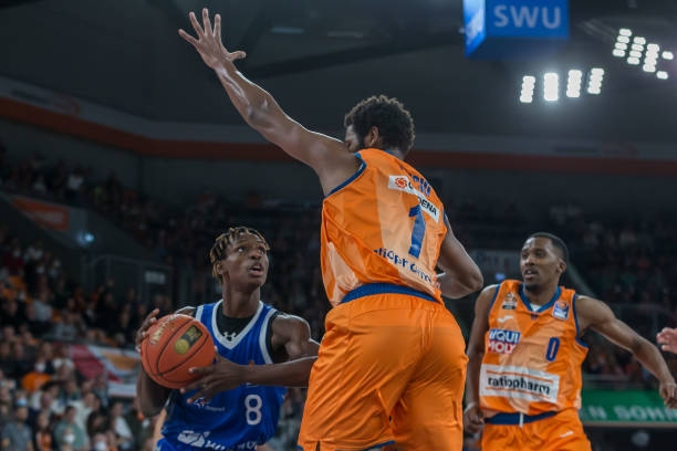 不怕硬碰硬！林诗栋打穿反手位小三角，高承睿1-.