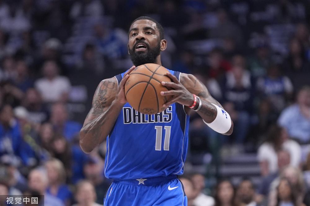 体育英超：马夏尔戴帽 曼联3比0胜谢菲联