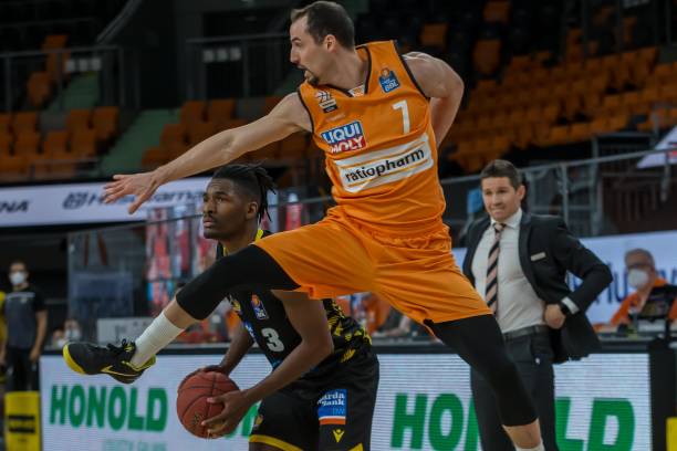 的射门让对 的射门让对